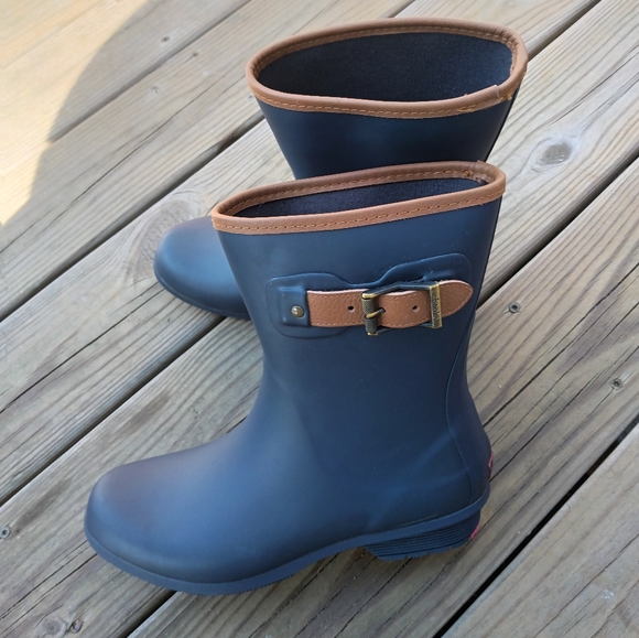 🆕Chooka City Solid Mid Waterproof Rain Boot Navy Blue w/ Brown Trim Size 9 - Picture 3 of 15